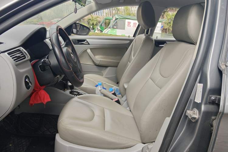 Used Volkswagen Bora 2011 1.6L Automatic Fashion Edition Left Front Seat