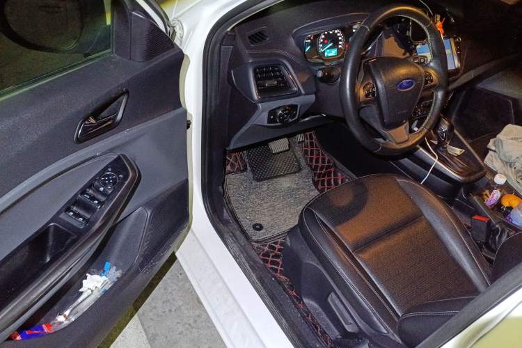 Used Ford Escort 2017 Happiness Edition 1.5L Automatic Fashion Version Driver Seat