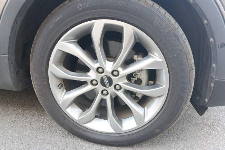 Used Lincoln MKC 2017 2.0T Two-Wheel-Drive Luxury Edition
