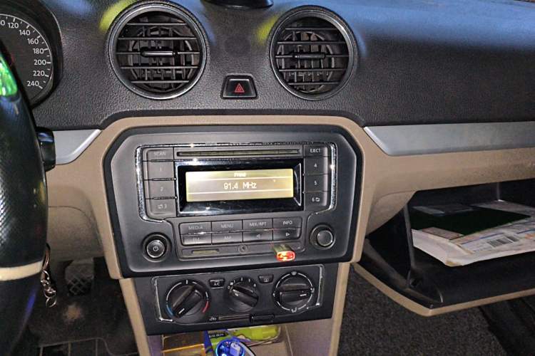 Used Volkswagen Jetta 2013 1.6L Manual Comfort Model Audio And AC Panel