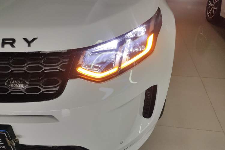 Used Land Rover Discovery Sport 2020 249 PS R-Dynamic Performance Edition Left Front Headlight