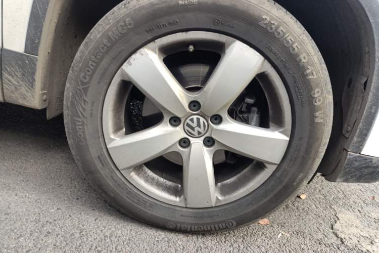 Used Volkswagen Tiguan 2012 1.8TSI Automatic All-Wheel Drive Elite Edition Right Front Wheel Hub