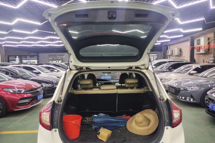 Used Honda Jade 2014 1.8L Automatic Comfort Elite Version 5 Seats Trunk