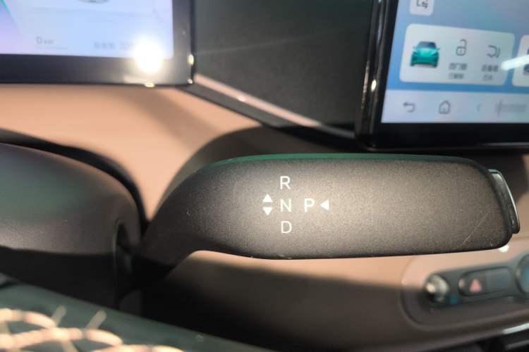 Used BYD Seagull 2025 Smart Drive Version 305 km Freedom Edition Gear Lever