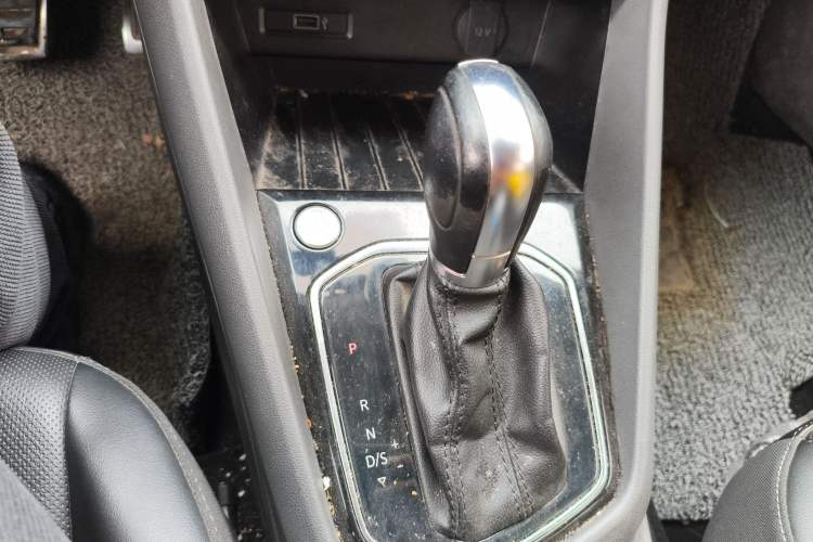 Used Jetta VS5 2021 280TSI Automatic Enjoyment Model Gear Lever