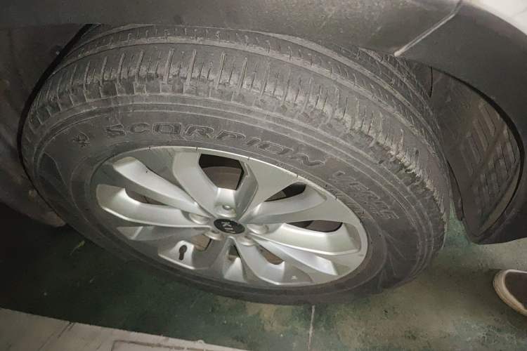 Used Kia Sorento 2013 2.4L 5-seat Gasoline Luxury Edition Right Front Wheel Hub