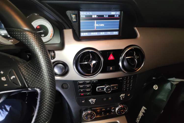 Used Mercedes-Benz GLK-Class 2013 GLK 300 4MATIC Fashion Model Audio And AC Panel