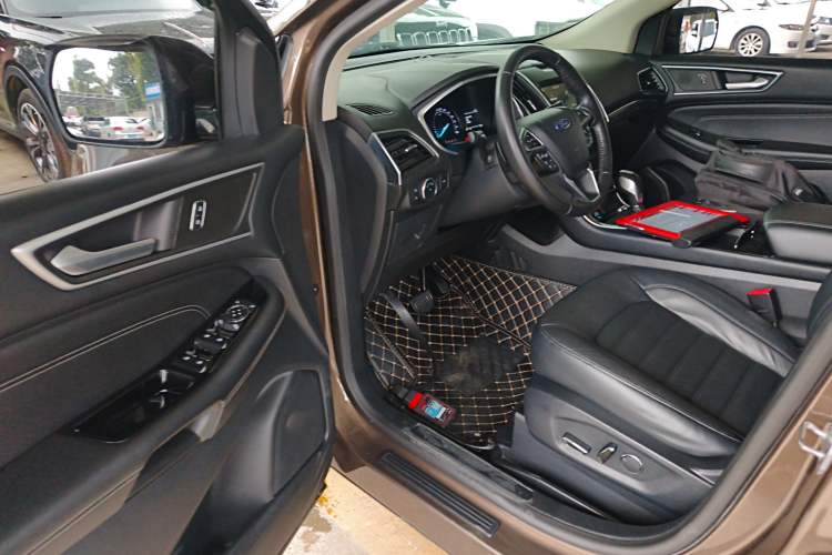 Used Ford Edge 2018 EcoBoost 245 Two-Wheel-Drive Titanium 7-Seater China V Standard
