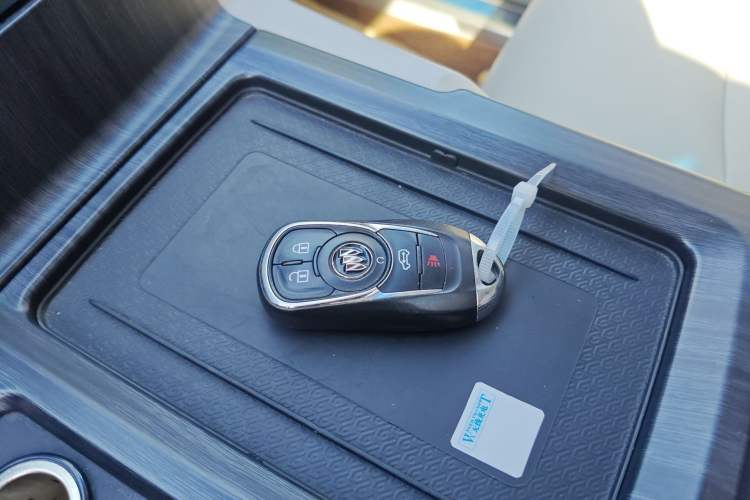 Used Buick GL8 2020 Land Business Class 652T Luxury Model
