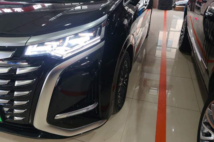 Used Denza D9 2024 DM-i 980 Four-Wheel Drive Prestige Model Left Front Headlight