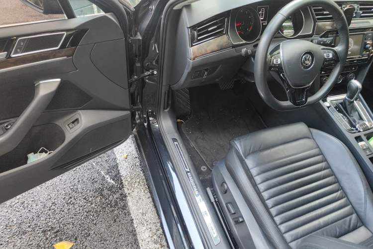 Used Volkswagen Magotan 2018 330TSI DSG Luxury Model Driver Seat