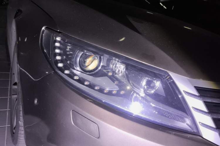 Used Volkswagen FAW-Volkswagen CC 2013 1.8TSI Luxury Model Right Front Headlight