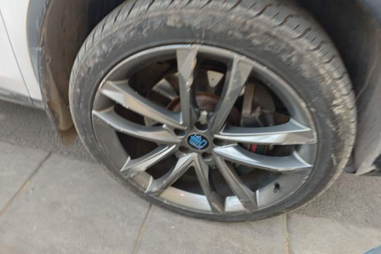 Used BYD Tang New Energy 2019 DM 2.0T All-Wheel Drive Connected Innovation Edition 7 Seats China VI Standard Right Front Wheel Hub