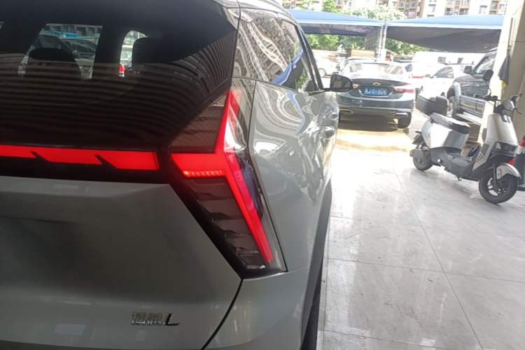 Used Geely Auto FX11 2023 2.0TD DCT Prestige Edition
