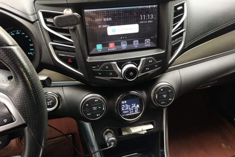 Used BYD Song New Energy 2017 Song DM 1.5TID All-Wheel Drive Prestige Model Audio And AC Panel