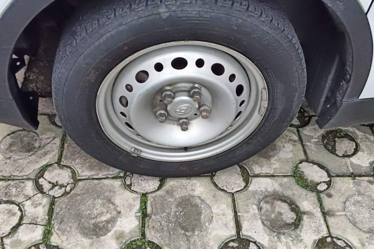 Used SAIC MAXUS EV30 2023 Pure-Electric Smart Logistics Expert with Long Wheelbase Guoxuan
