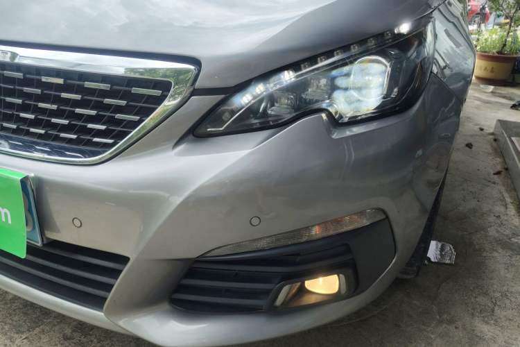 Used Peugeot 308 2016 350THP Automatic Prestige Edition Left Front Headlight