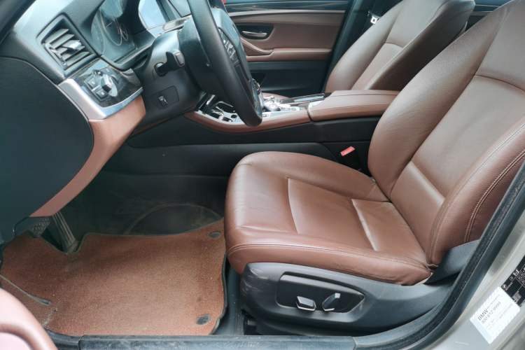 Used BMW 5 Series 2014 525Li Leading Model
