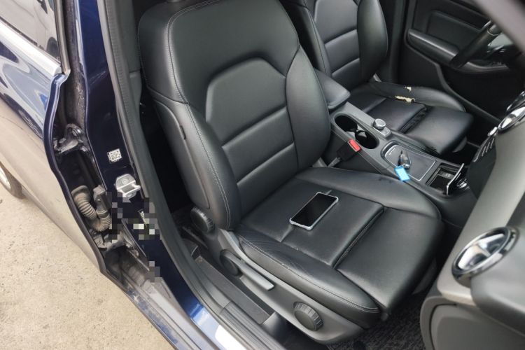 Used Mercedes-Benz B-Class 2018 B 200 Sport Edition Right Front Seat