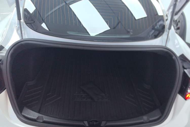 Used Tesla Model 3 2019 Long-Range Rear-Wheel-Drive Version