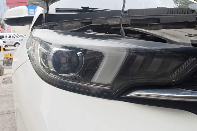 Used Chery Arrizo GX 2019 1.5T Manual New Color Version China VI Standard Right Front Headlight