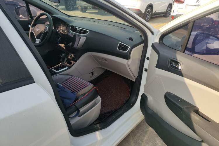 Used Dongfeng Aeolus L60 2015 1.8L Automatic New Enjoyment Model
