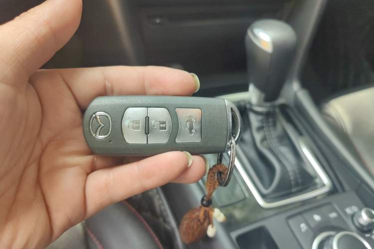 Used Mazda 3 Axela 2017 Sedan 1.5L Automatic Luxury Model China VI Standard