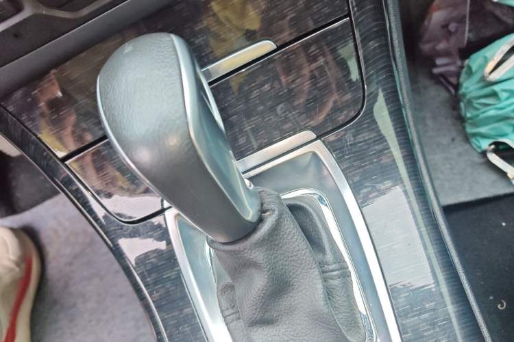 Used Citroen C5 2016 1.6T Automatic Zunyue Model Gear Lever