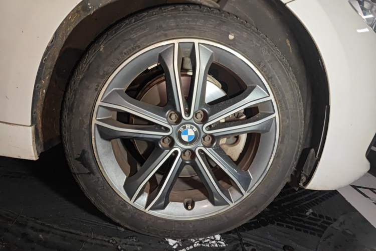 Used BMW 1 Series 2019 118i Fashion Model Right Front Wheel Hub