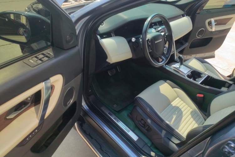 Used Land Rover Discovery Sport 2020 249 PS R-Dynamic Luxury Custom Edition Driver Seat