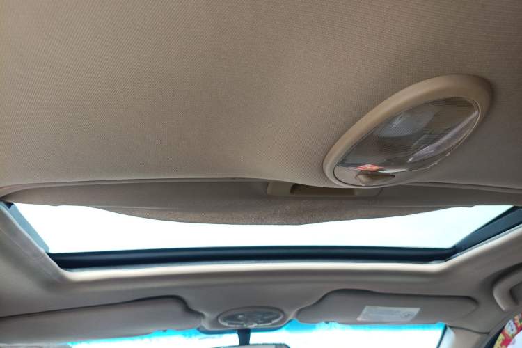 Used Buick Excelle 2011 1.6 LX-MT Headliner
