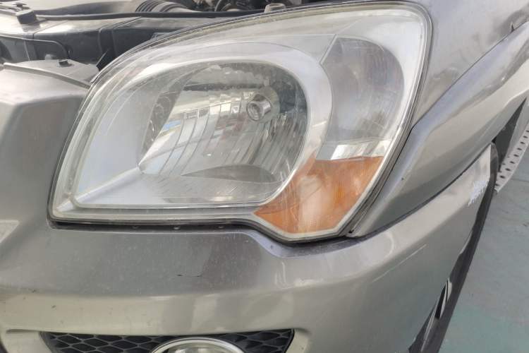 Used Kia Sportage 2011 2.0L Manual Two-Wheel-Drive GLS Right Front Headlight