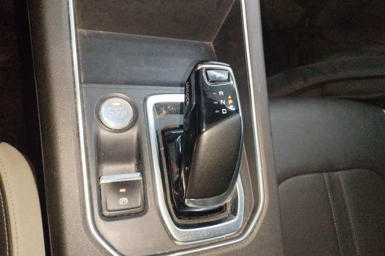 Used Dongfeng Aeolus E70 2023 500 Smart Edition Lithium Iron Phosphate 48.6 kWh 120 kW