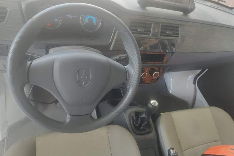 Used Jinbei Hiace X30 2024 1.5L Champion Edition Passenger Vehicle 5/6/7 Seats
