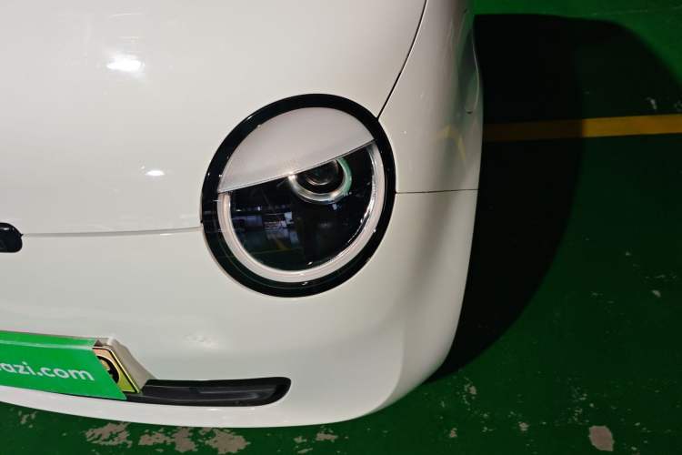 Used CHANGAN NEVO Lumin 2022 155 km – Refreshingly Sweet Edition Left Front Headlight