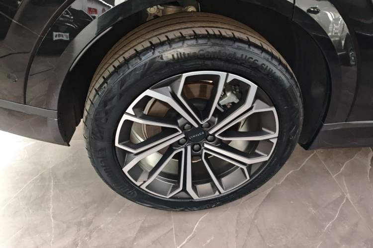 Used Lynk & Co 09 EM-P 2025 2.0TD EM-P Four-Wheel Drive Max Five Seats