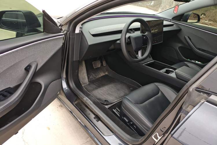 Used Tesla Model 3 2023 Rear-Wheel-Drive Version
