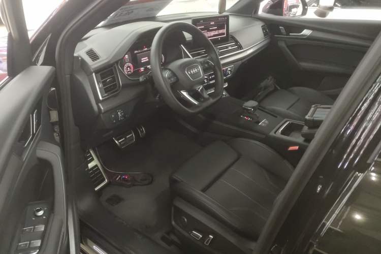 Used Audi Q5L 2025 quattro 45th Anniversary Edition 40 TFSI Luxury Dynamic Model
