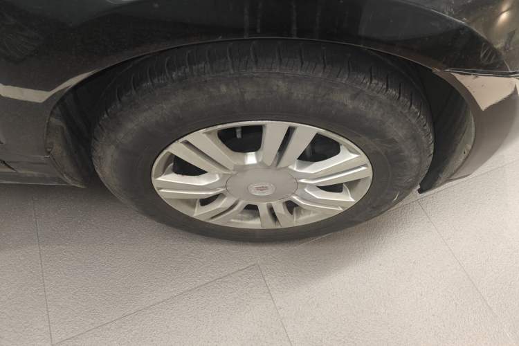 Used Cadillac SRX 2010 3.0L Luxury Edition Right Front Wheel Hub