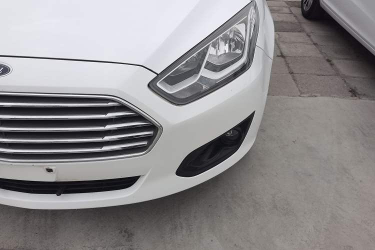 Used Ford Escort 2017 1.5L Automatic Comfort Model Left Front Headlight