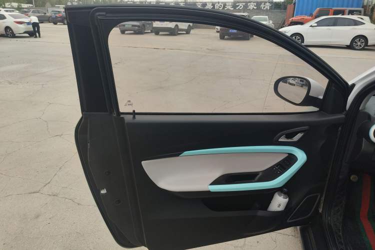 Used Chery New Energy Little Ant 2021 200 000 Yuan "Ant Fan" Edition Energized Version NMC Lithium Battery 301 km Interior 7