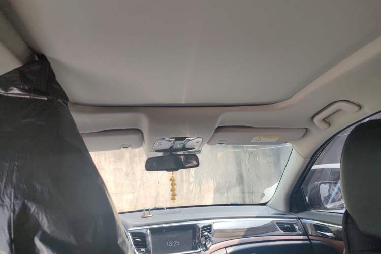 Used GAC Trumpchi GS8 2017 320T Two-Wheel Drive Luxury Smart Connectivity Version (7 Seats) Headliner