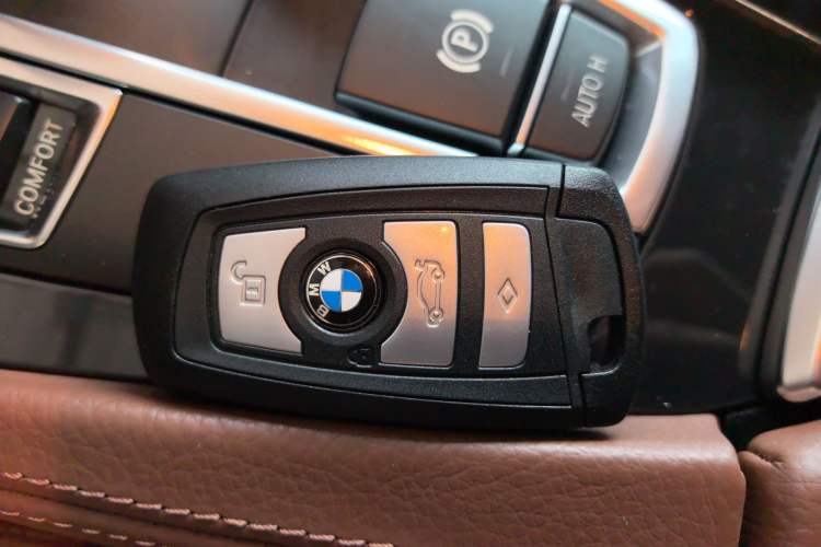 Used BMW 5 Series 2017 520Li Elegant Edition
