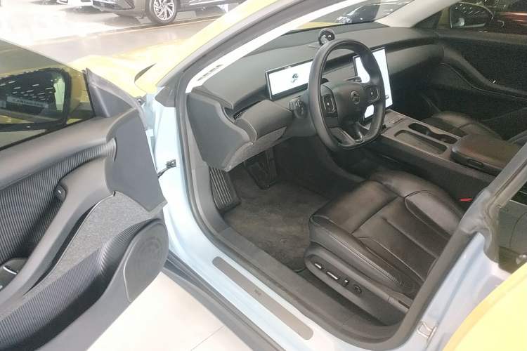Used Nio ET5 2022 75 kWh Driver Seat