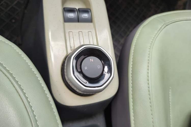 Used Geely Galaxy Panda 2024 200km Panda Rider Gear Lever