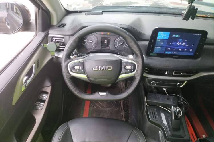 Used JMC Yuhu 7 2022 2.0T Automatic Diesel Two-Wheel Drive Comfort Plus Long Wheelbase