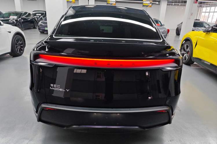 Used Tesla Model Y 2025 Rear-Wheel-Drive Version