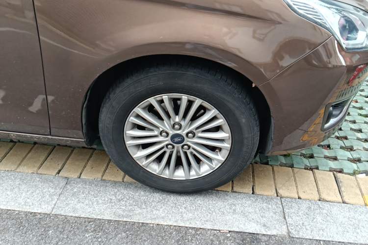 Used Ford Escort 2015 1.5L Automatic Comfort Edition
