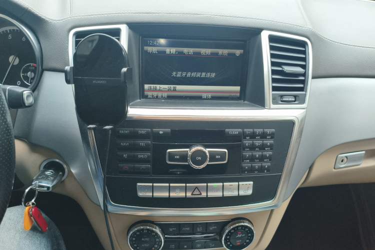 Used Mercedes-Benz GL-Class 2015 GL 400 4MATIC Dynamic Model Audio And AC Panel