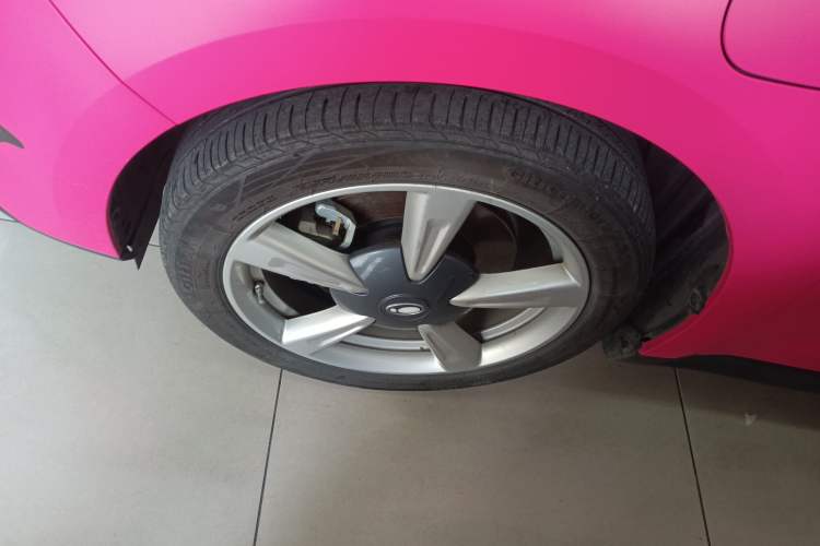 Used ORA Good Cat 2021 400km Standard Range Venus Edition Lithium-Ion Battery Left Front Wheel Hub